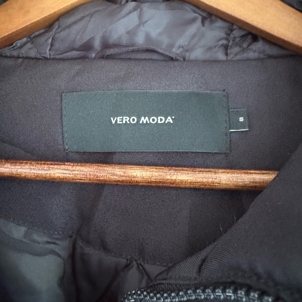 Vero Moda Women’s Black Parka Jacket with Tan Fur Trim Szie Small - Picture 5 of 6
